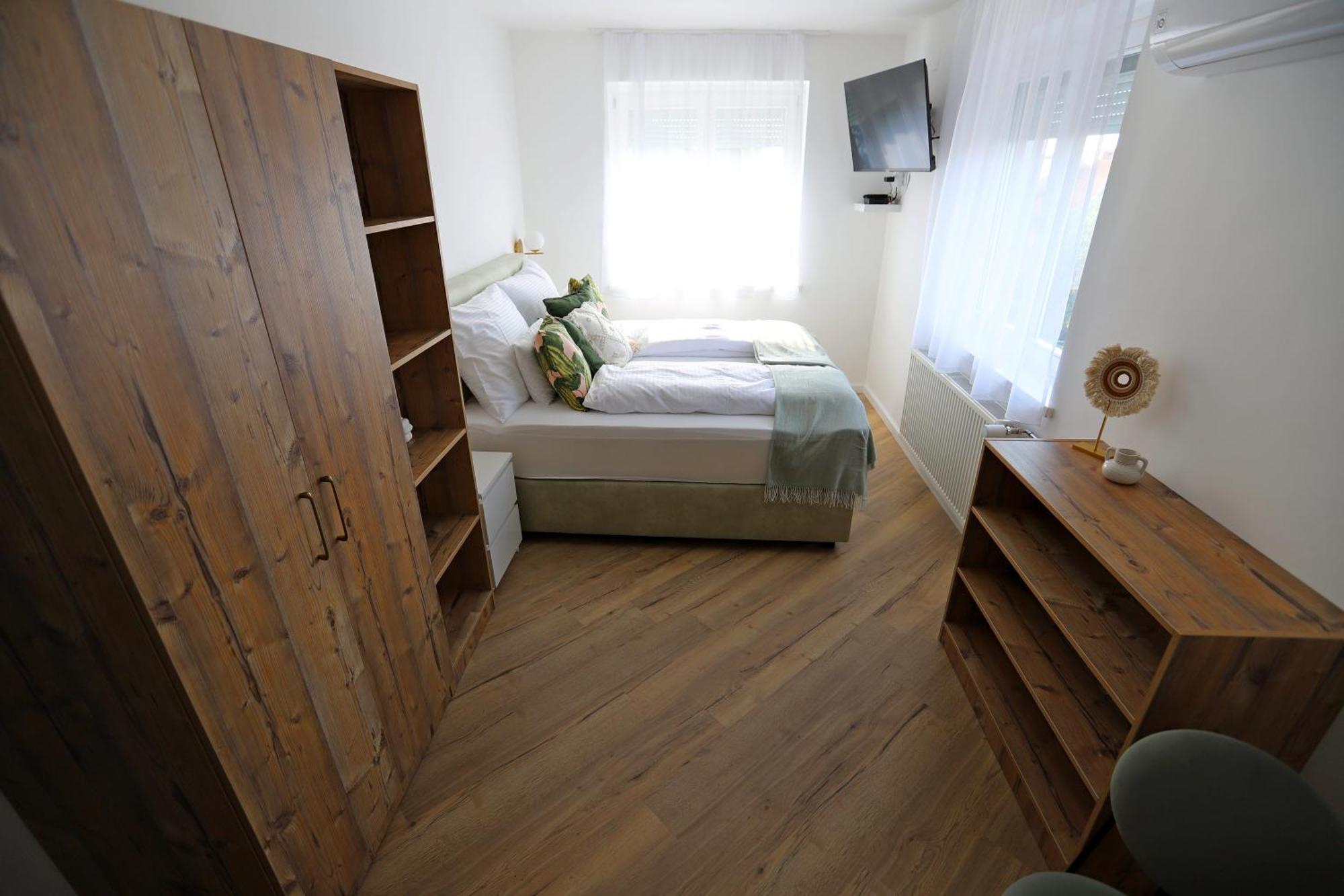Natali Apartmanhaz Eger Exterior photo