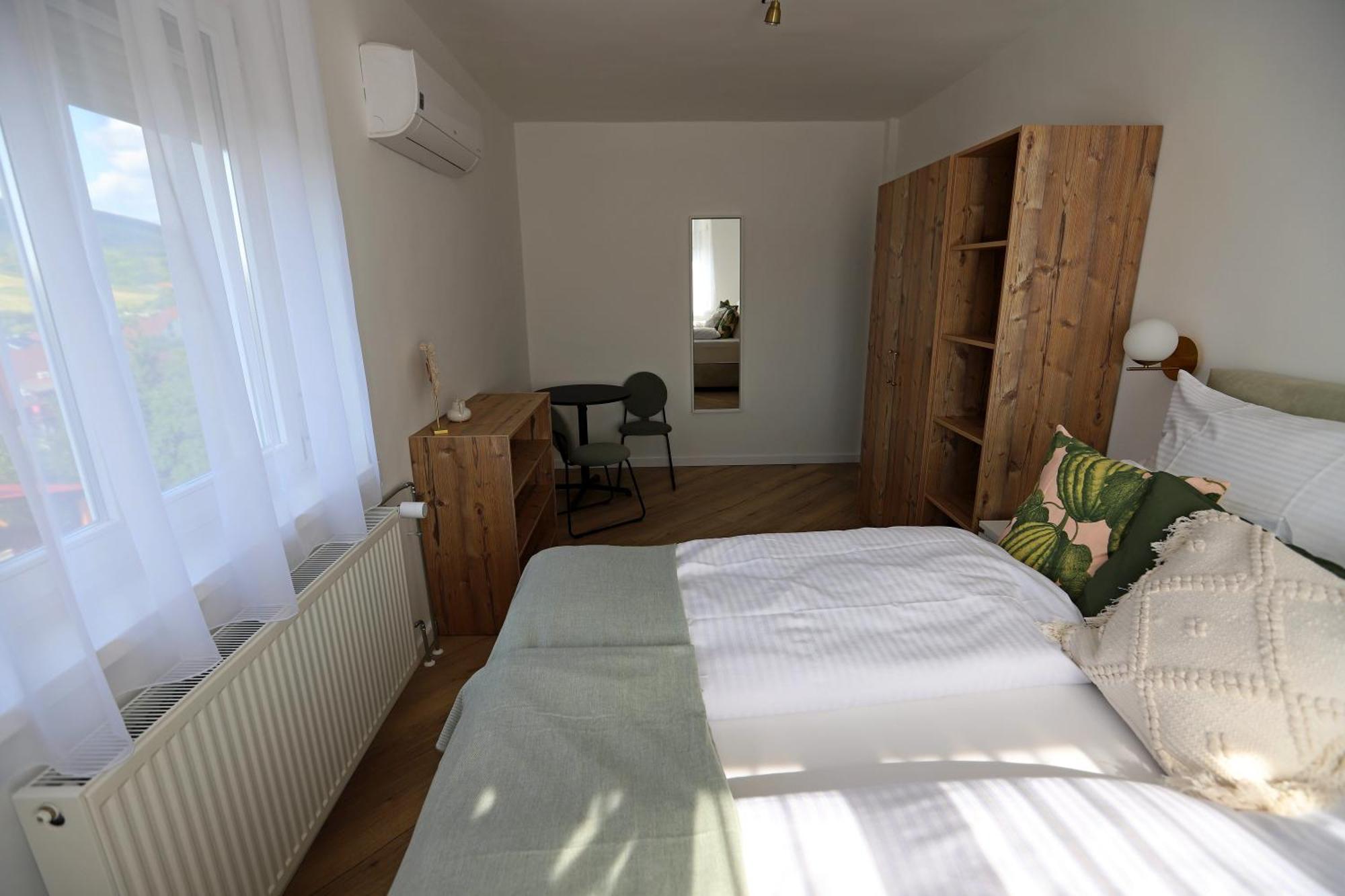 Natali Apartmanhaz Eger Exterior photo