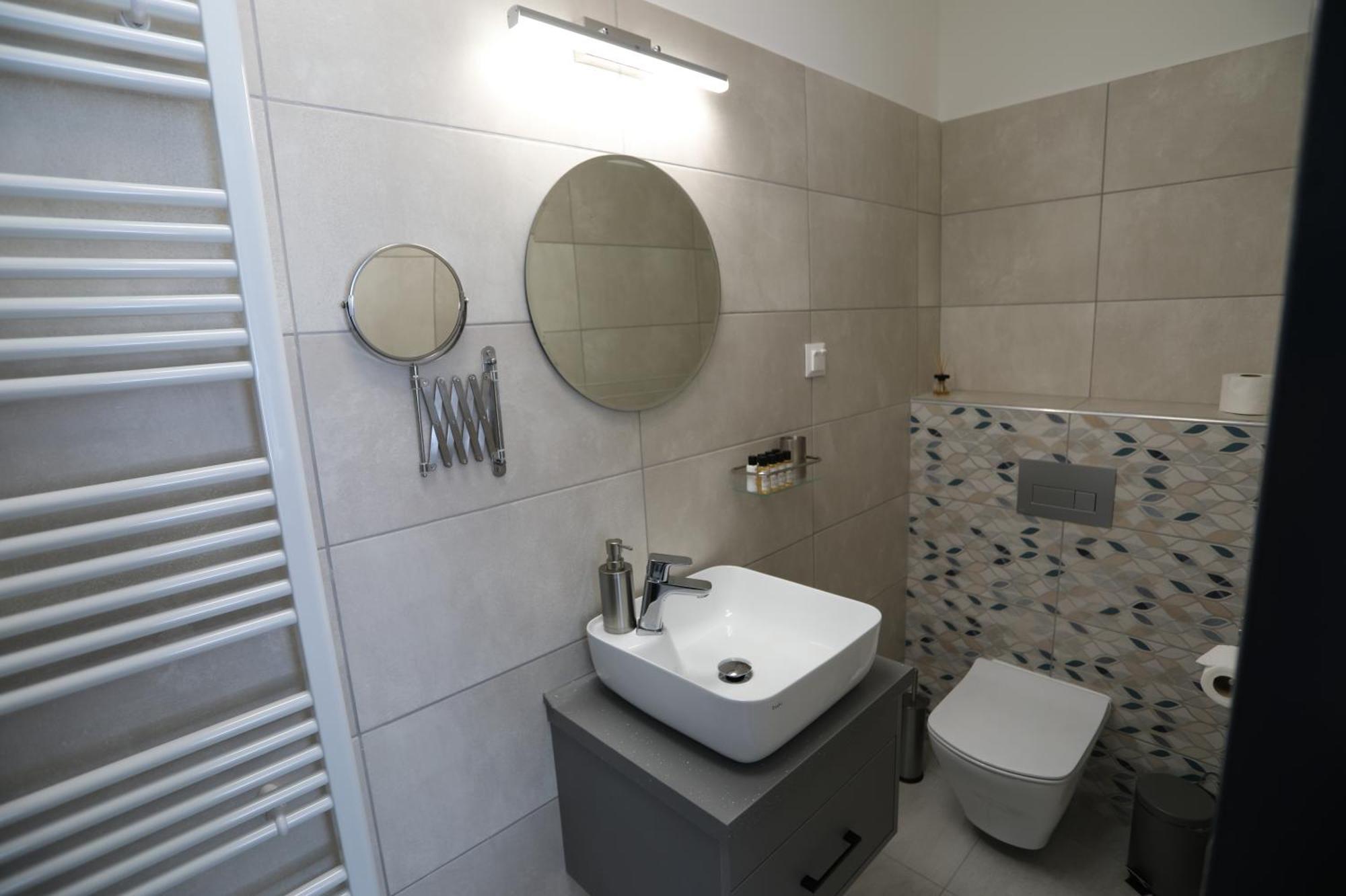 Natali Apartmanhaz Eger Exterior photo